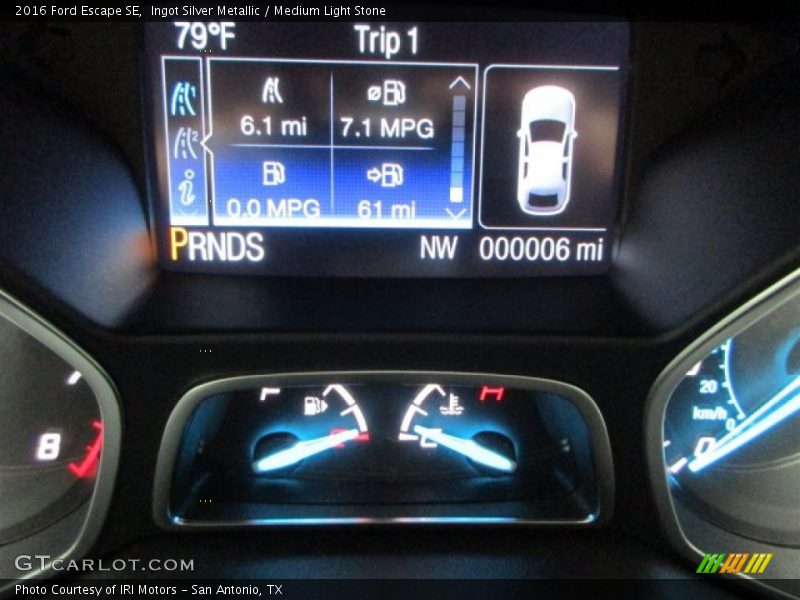 Ingot Silver Metallic / Medium Light Stone 2016 Ford Escape SE