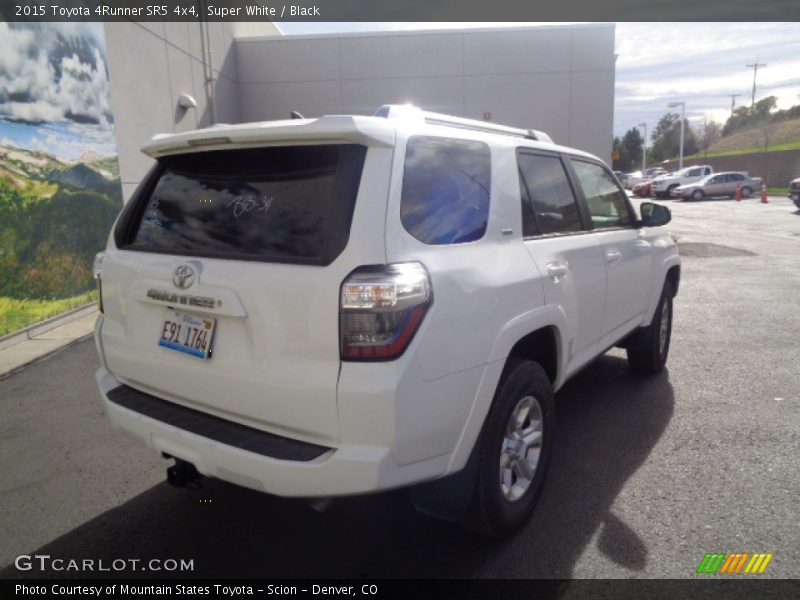 Super White / Black 2015 Toyota 4Runner SR5 4x4