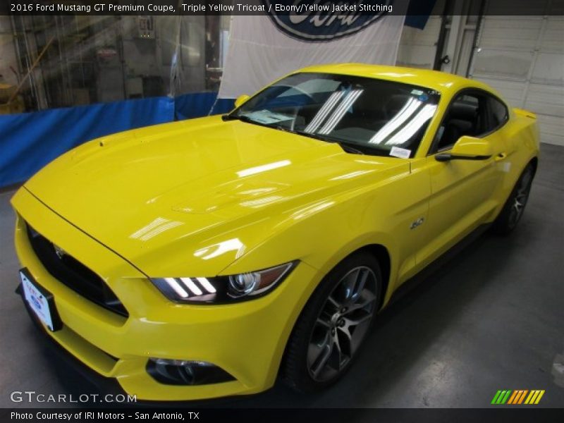 Front 3/4 View of 2016 Mustang GT Premium Coupe