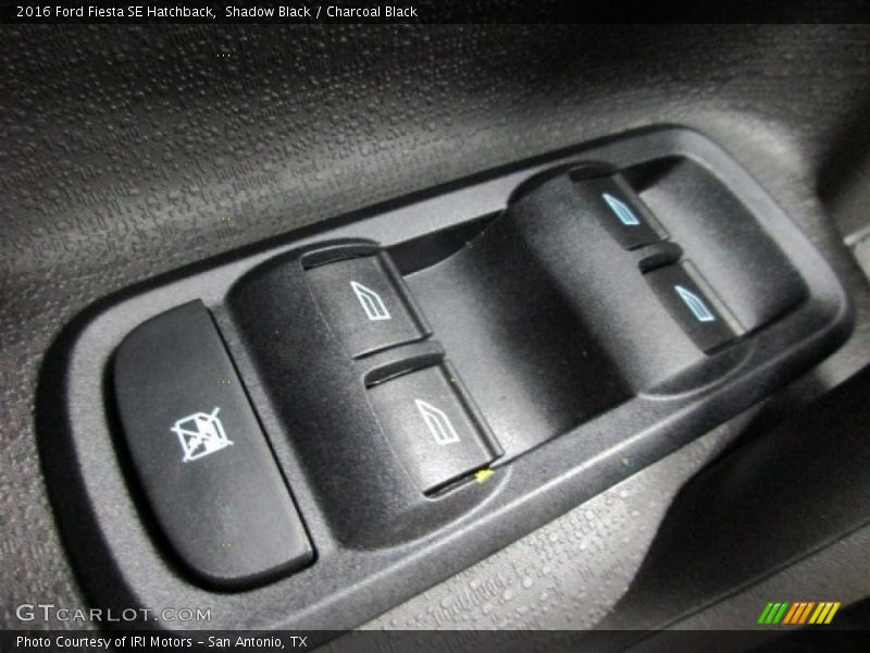 Shadow Black / Charcoal Black 2016 Ford Fiesta SE Hatchback