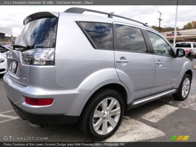 Cool Silver Metallic / Black 2011 Mitsubishi Outlander SE AWD