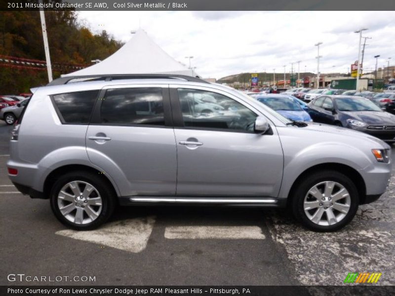 Cool Silver Metallic / Black 2011 Mitsubishi Outlander SE AWD