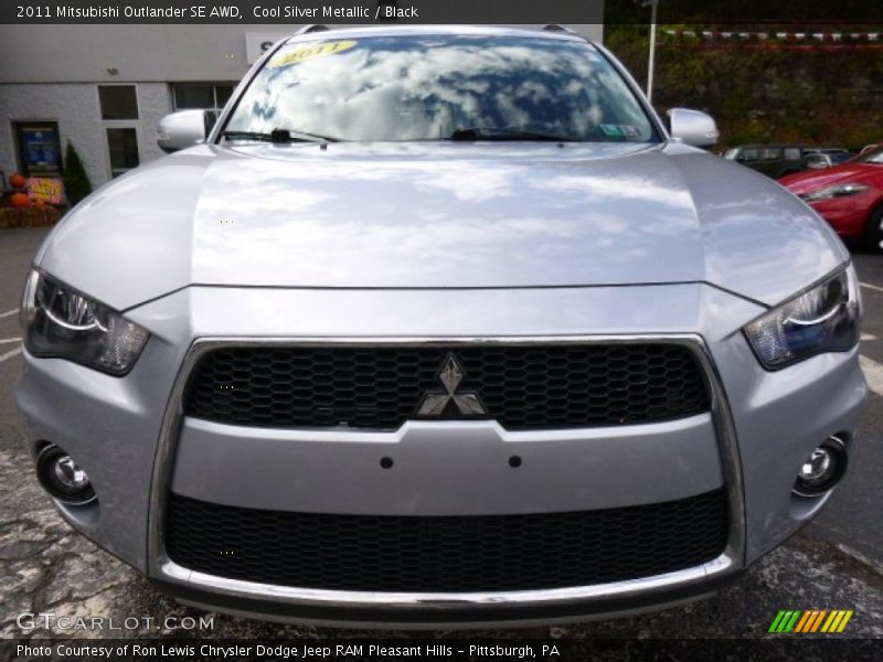 Cool Silver Metallic / Black 2011 Mitsubishi Outlander SE AWD