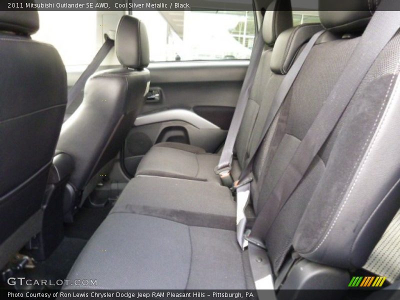 Cool Silver Metallic / Black 2011 Mitsubishi Outlander SE AWD
