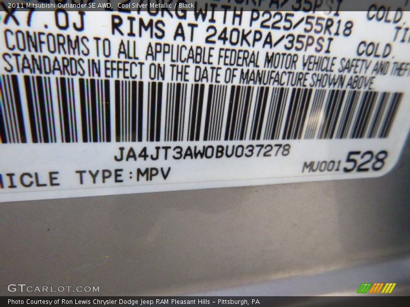 Cool Silver Metallic / Black 2011 Mitsubishi Outlander SE AWD