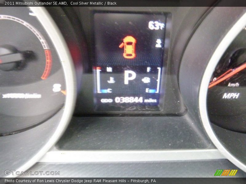 Cool Silver Metallic / Black 2011 Mitsubishi Outlander SE AWD