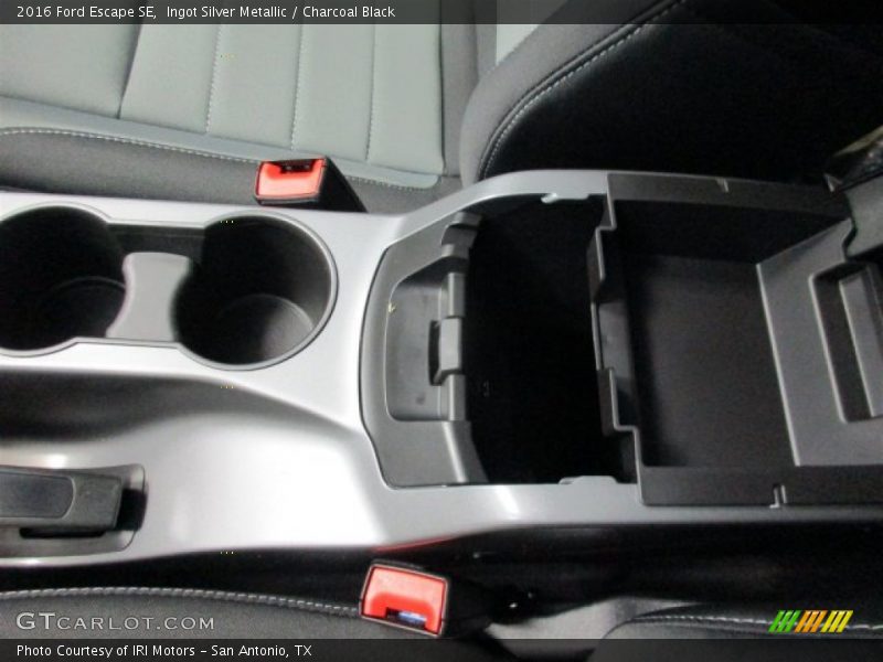 Ingot Silver Metallic / Charcoal Black 2016 Ford Escape SE