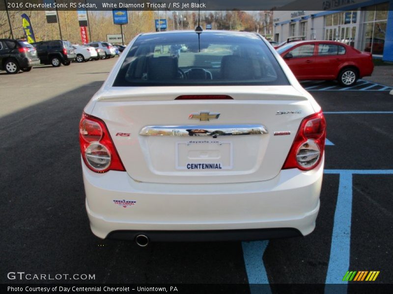 White Diamond Tricoat / RS Jet Black 2016 Chevrolet Sonic RS Sedan