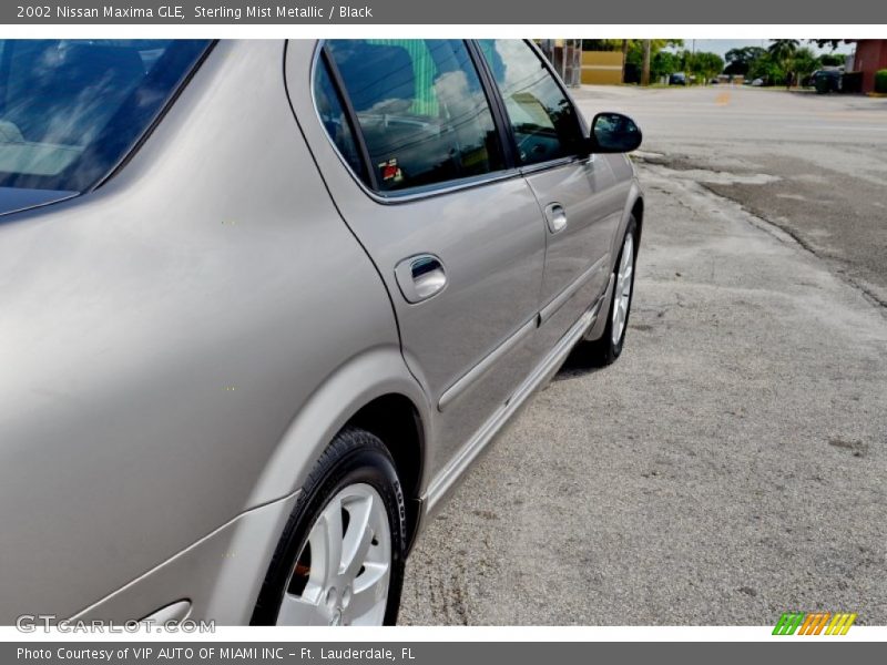 Sterling Mist Metallic / Black 2002 Nissan Maxima GLE