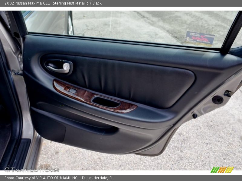 Sterling Mist Metallic / Black 2002 Nissan Maxima GLE