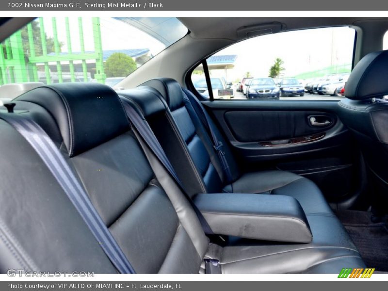 Sterling Mist Metallic / Black 2002 Nissan Maxima GLE