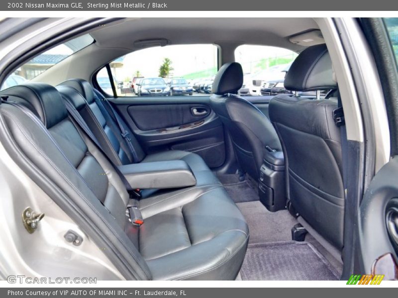 Sterling Mist Metallic / Black 2002 Nissan Maxima GLE