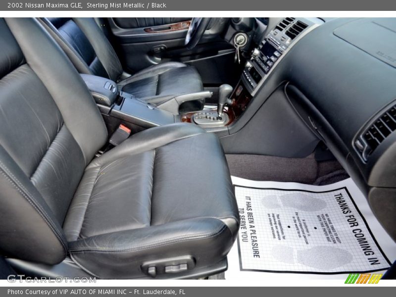 Sterling Mist Metallic / Black 2002 Nissan Maxima GLE