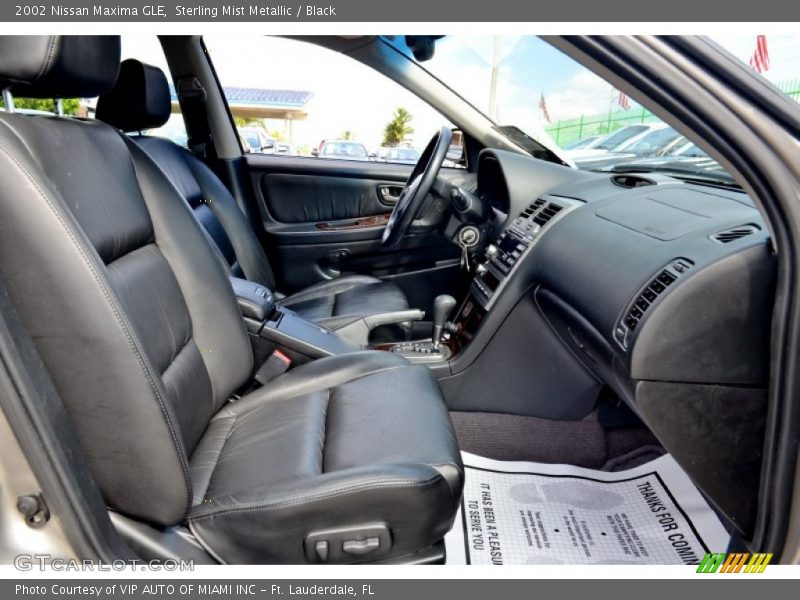 Sterling Mist Metallic / Black 2002 Nissan Maxima GLE