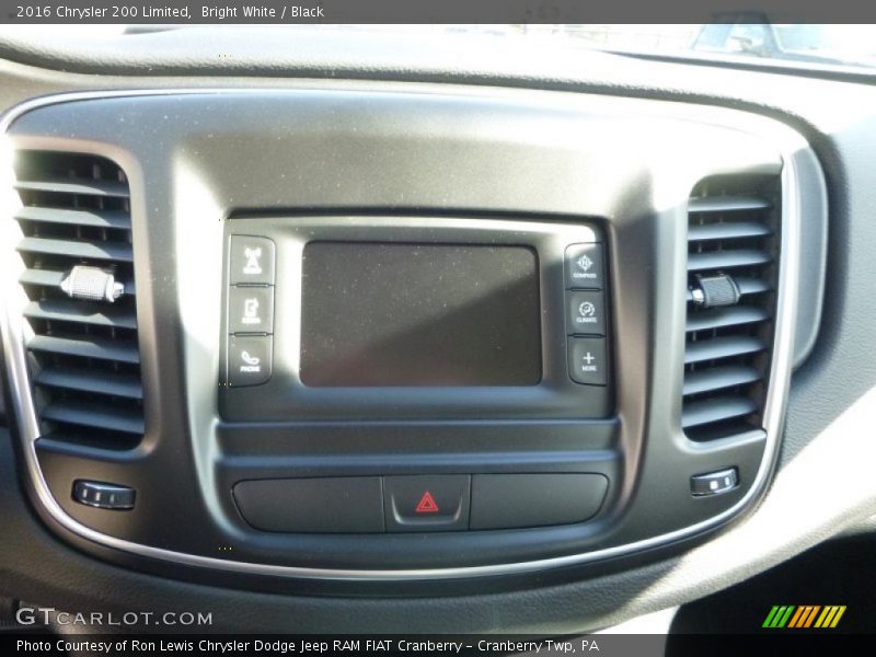 Bright White / Black 2016 Chrysler 200 Limited