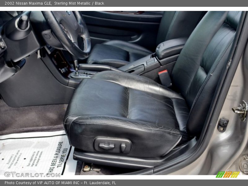 Sterling Mist Metallic / Black 2002 Nissan Maxima GLE