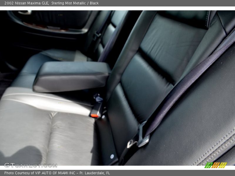Sterling Mist Metallic / Black 2002 Nissan Maxima GLE