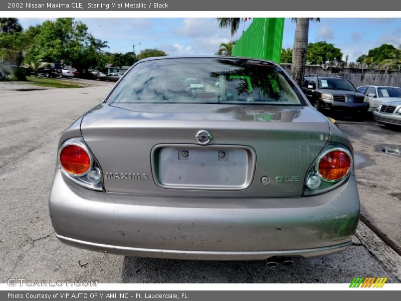 Sterling Mist Metallic / Black 2002 Nissan Maxima GLE
