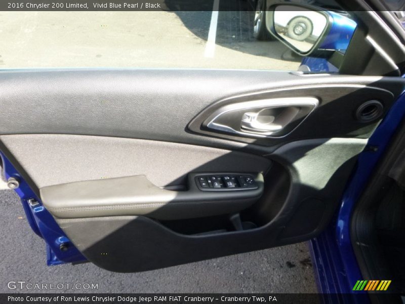 Vivid Blue Pearl / Black 2016 Chrysler 200 Limited