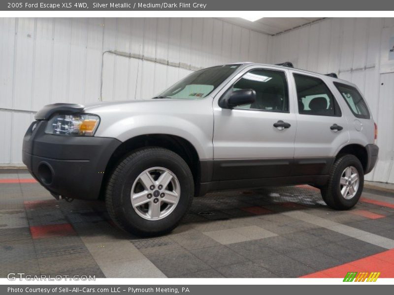 Silver Metallic / Medium/Dark Flint Grey 2005 Ford Escape XLS 4WD