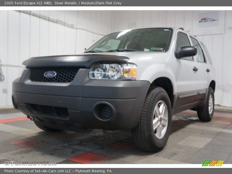 Silver Metallic / Medium/Dark Flint Grey 2005 Ford Escape XLS 4WD