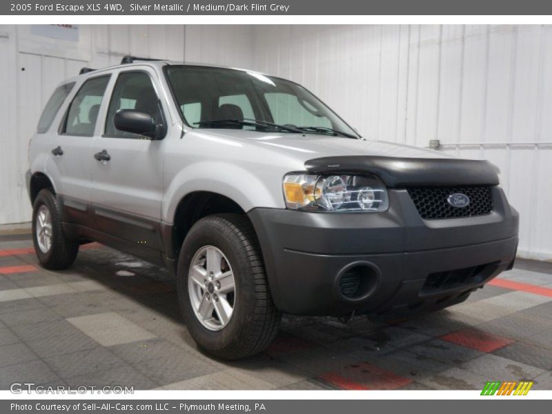 Silver Metallic / Medium/Dark Flint Grey 2005 Ford Escape XLS 4WD