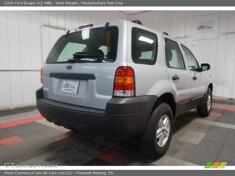 Silver Metallic / Medium/Dark Flint Grey 2005 Ford Escape XLS 4WD