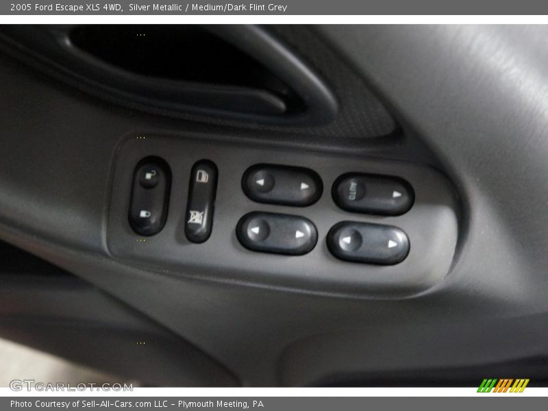 Silver Metallic / Medium/Dark Flint Grey 2005 Ford Escape XLS 4WD
