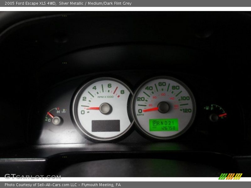 Silver Metallic / Medium/Dark Flint Grey 2005 Ford Escape XLS 4WD