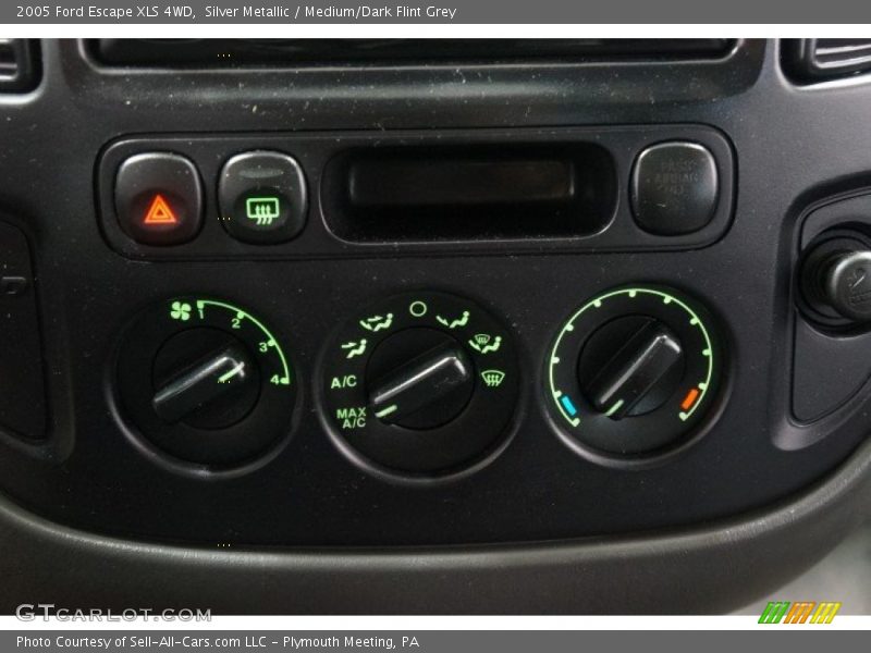 Silver Metallic / Medium/Dark Flint Grey 2005 Ford Escape XLS 4WD