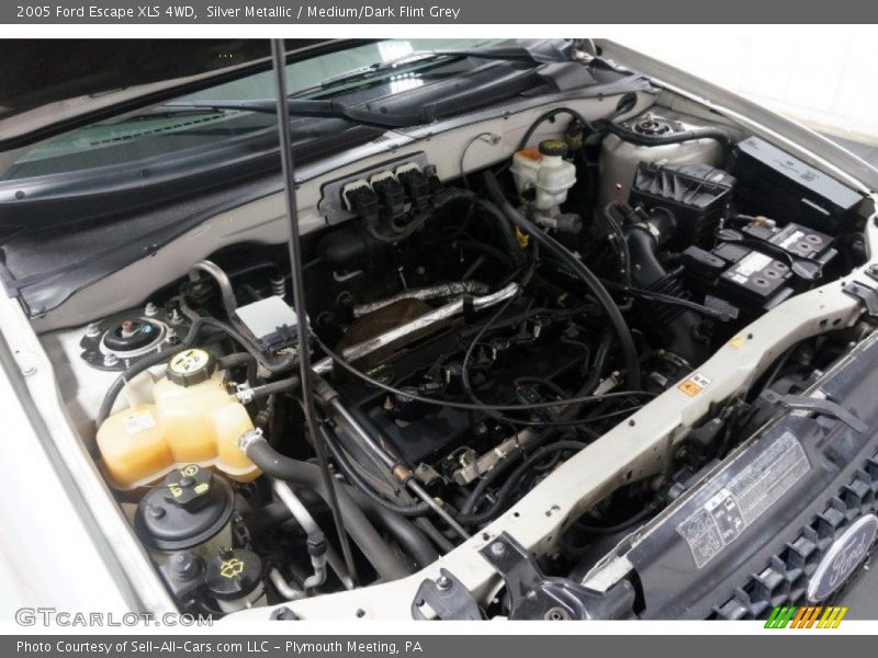 Silver Metallic / Medium/Dark Flint Grey 2005 Ford Escape XLS 4WD