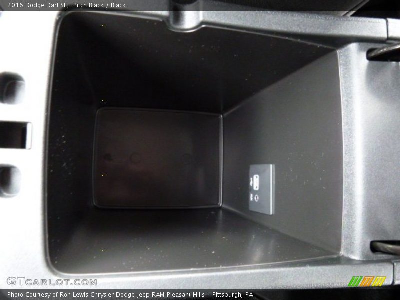 Pitch Black / Black 2016 Dodge Dart SE