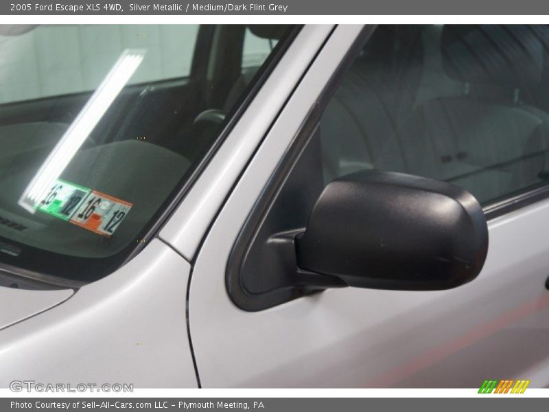 Silver Metallic / Medium/Dark Flint Grey 2005 Ford Escape XLS 4WD