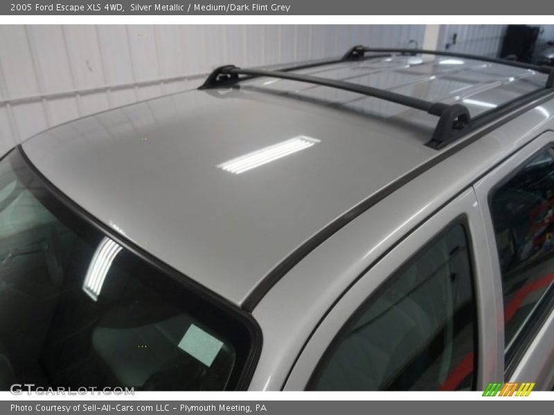 Silver Metallic / Medium/Dark Flint Grey 2005 Ford Escape XLS 4WD