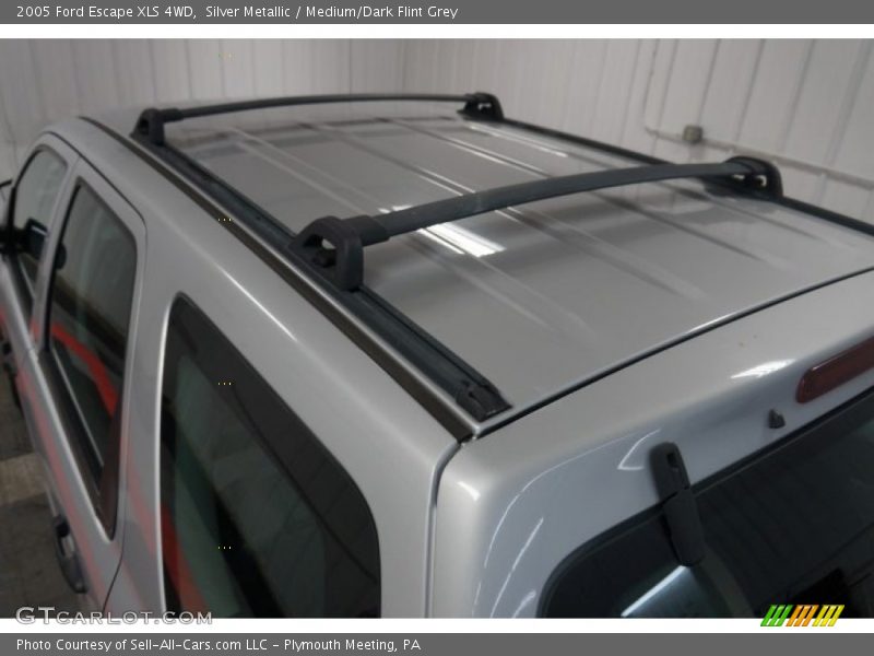 Silver Metallic / Medium/Dark Flint Grey 2005 Ford Escape XLS 4WD