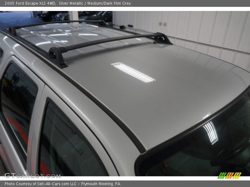 Silver Metallic / Medium/Dark Flint Grey 2005 Ford Escape XLS 4WD