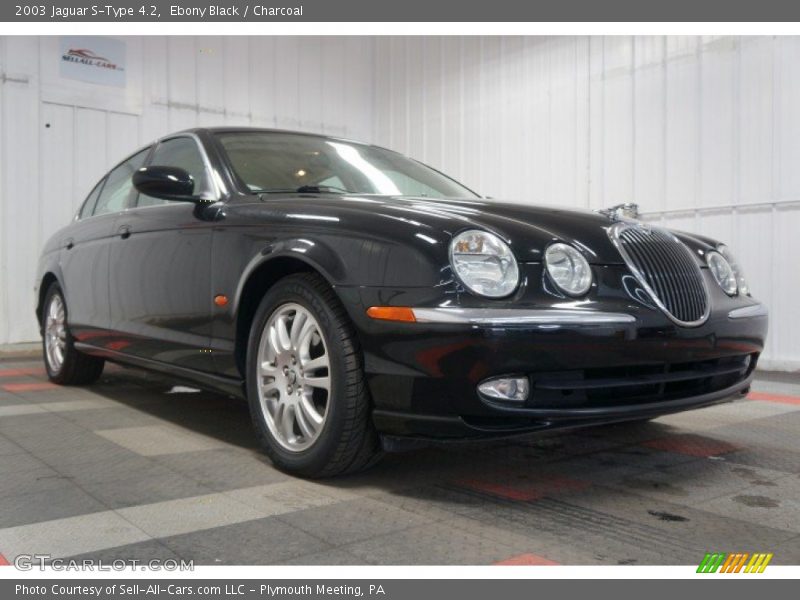 Front 3/4 View of 2003 S-Type 4.2