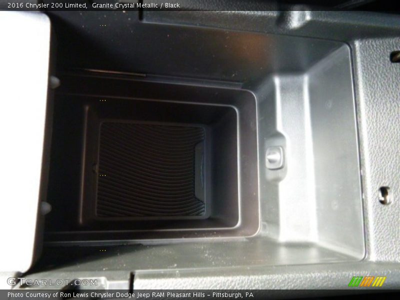 Granite Crystal Metallic / Black 2016 Chrysler 200 Limited
