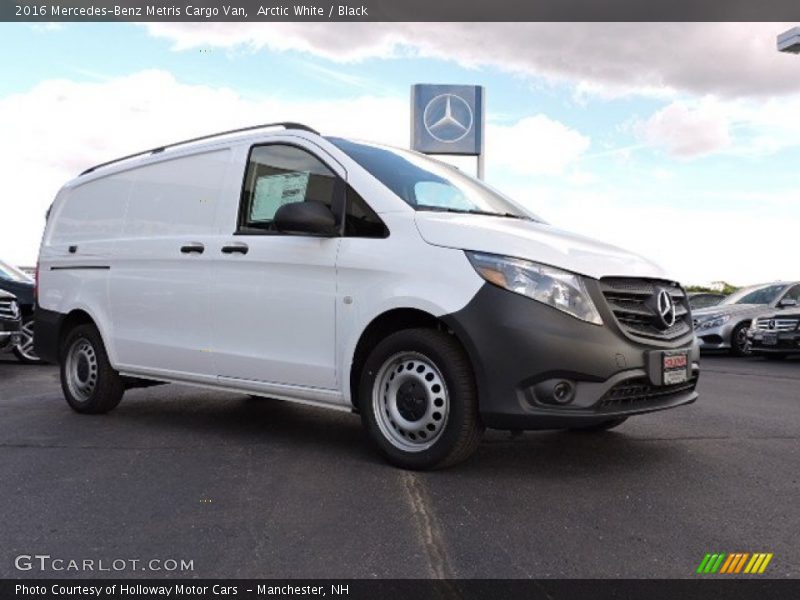 Front 3/4 View of 2016 Metris Cargo Van