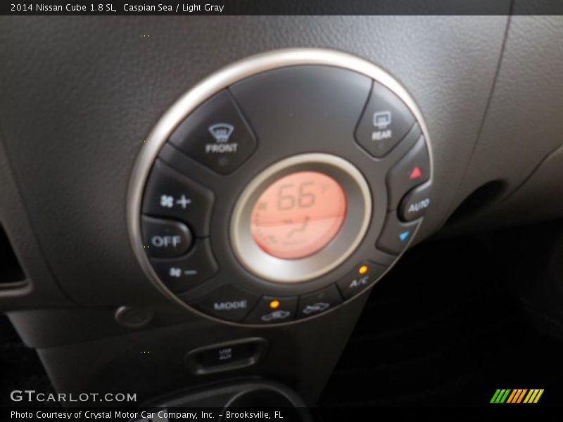 Caspian Sea / Light Gray 2014 Nissan Cube 1.8 SL