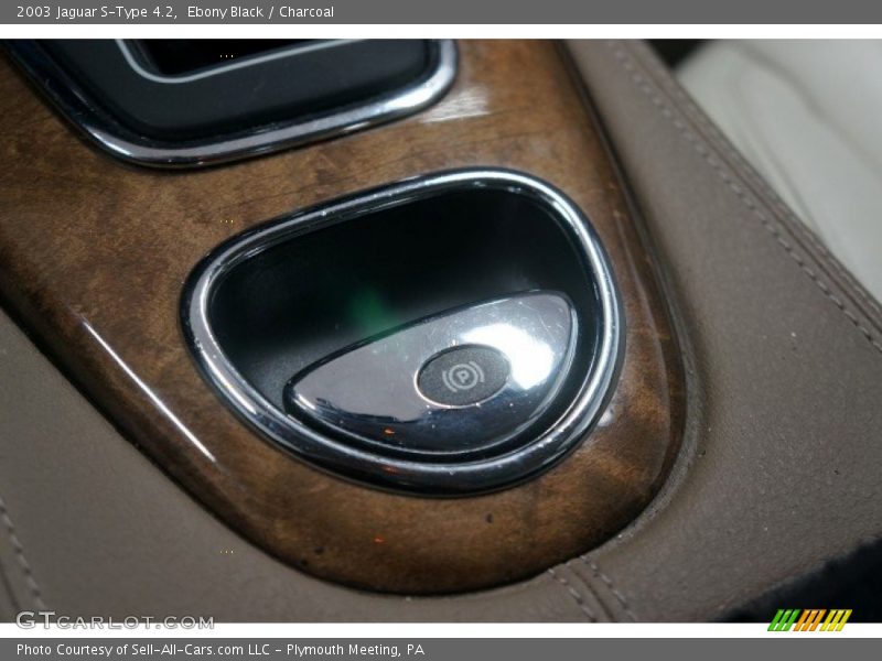 Ebony Black / Charcoal 2003 Jaguar S-Type 4.2