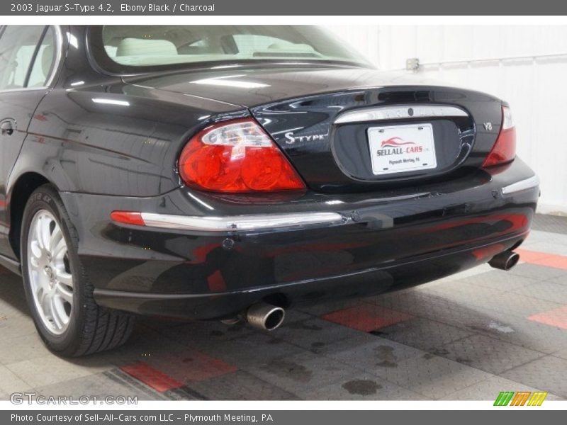 Ebony Black / Charcoal 2003 Jaguar S-Type 4.2