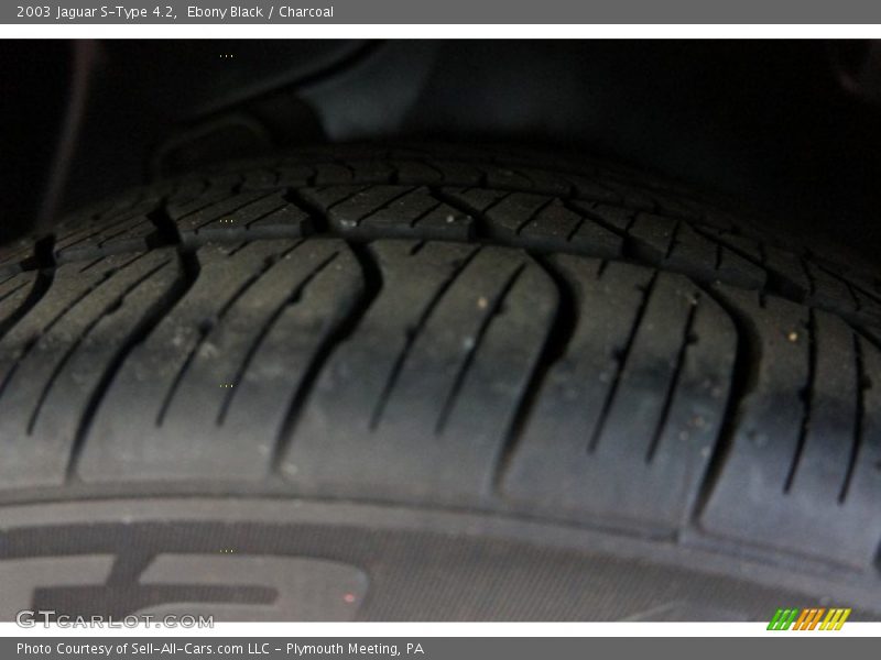 Ebony Black / Charcoal 2003 Jaguar S-Type 4.2
