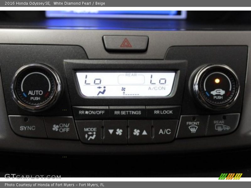 White Diamond Pearl / Beige 2016 Honda Odyssey SE