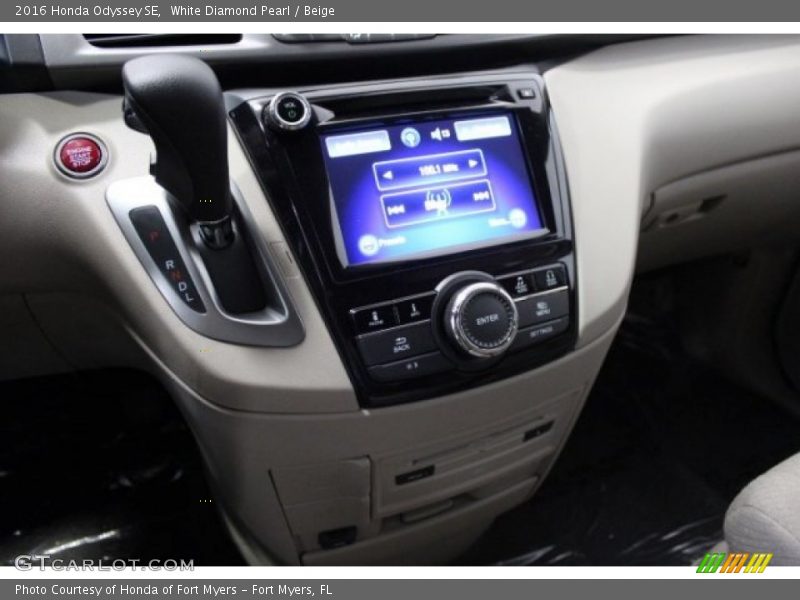 White Diamond Pearl / Beige 2016 Honda Odyssey SE