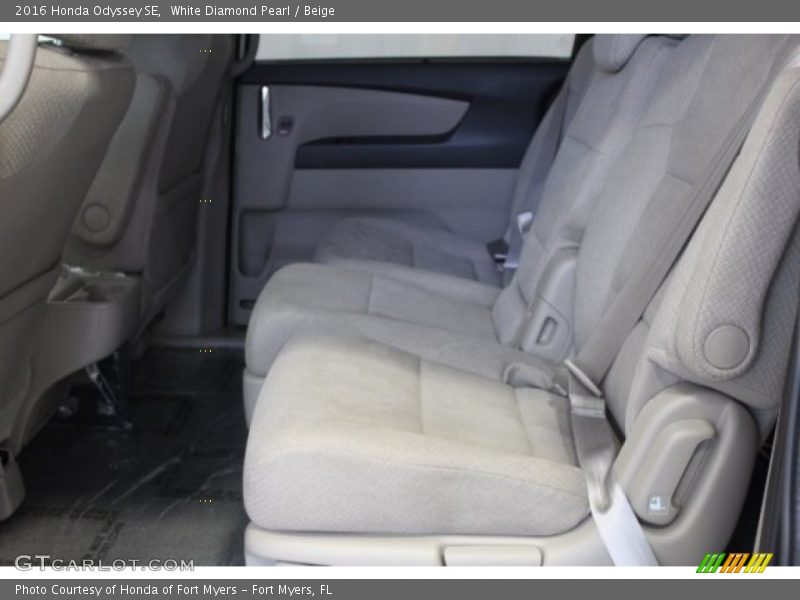 White Diamond Pearl / Beige 2016 Honda Odyssey SE