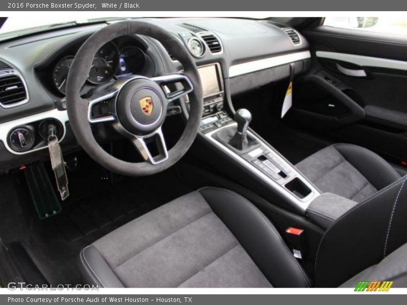 Black Interior - 2016 Boxster Spyder 
