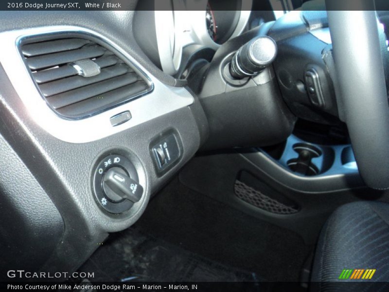 White / Black 2016 Dodge Journey SXT