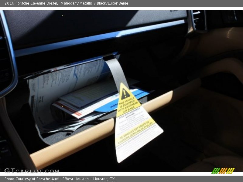 Mahogany Metallic / Black/Luxor Beige 2016 Porsche Cayenne Diesel