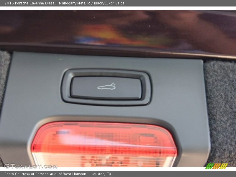 Mahogany Metallic / Black/Luxor Beige 2016 Porsche Cayenne Diesel